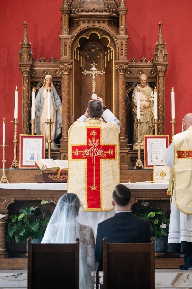 Hero &mdash; nave at Mass